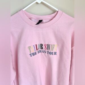 Taylor Swift The Eras Tour • NWOT • Custom Light Pink M Sweatshirt 💕🪩🦋
